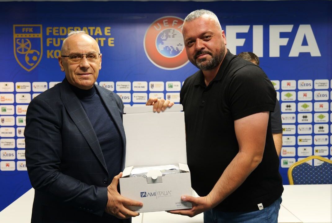 Siguria në futboll, FFK-ja shpërndan defibrilatorë modernë për klubet