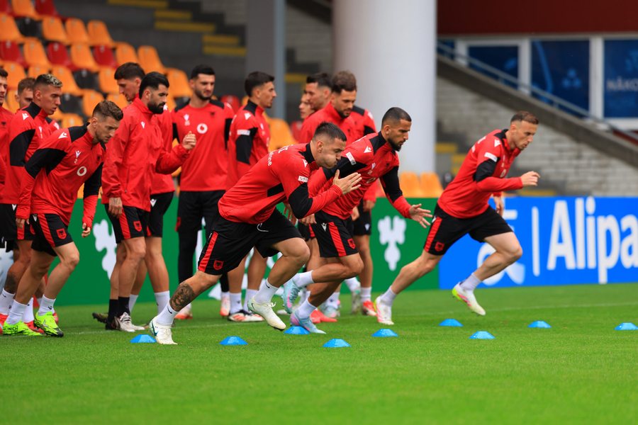 Kombëtarja nis zyrtarisht përgatitjet për Andorrën! Kuqezinjtë zbresin në fushë, mungesa në stërvitjen e parë