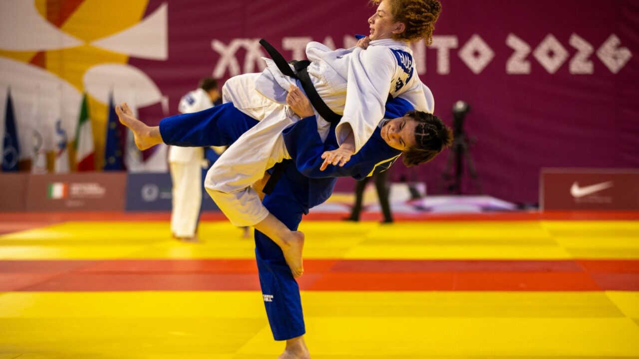 Laura Fazliu në finale të Lojërave Mesdhetare, lufton për medaljen e artë